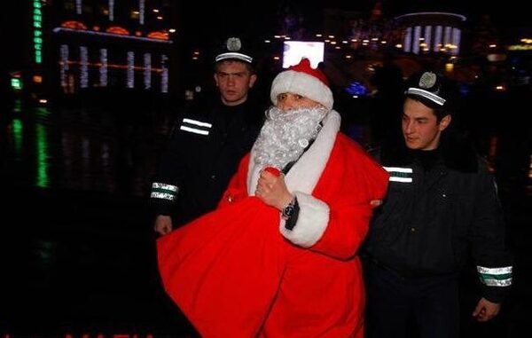 Волгоградцы хотят напасть на Деда Мороза с целью ограбления
