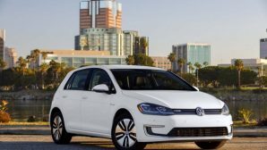 Volkswagen удвоит объемы производства электрокара E-Golf