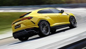 Два новейших кроссовера Lamborghini Urus попали на видео в Лондоне
