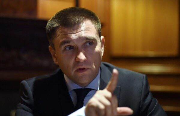 Глава МИД Украины обещает наказать Adidas и Volkswagen за работу в Крыму