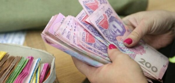 Госстат назвал регионы с самыми высокими зарплатами в Украине