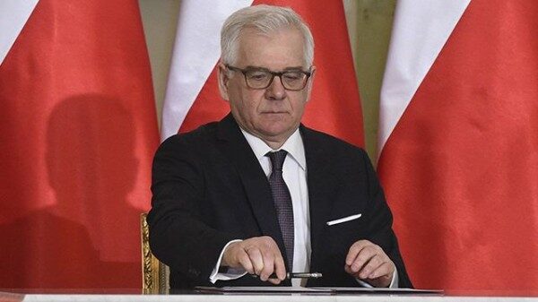 МИД Польши избавляется от дипломатов, окончивших российские вузы