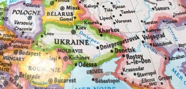 Посольство Украины потребовало от парижского магазина разобраться с «неправильным» Крымом на глобусах