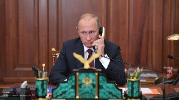 Путин начинает день с международных телефонных разговоров