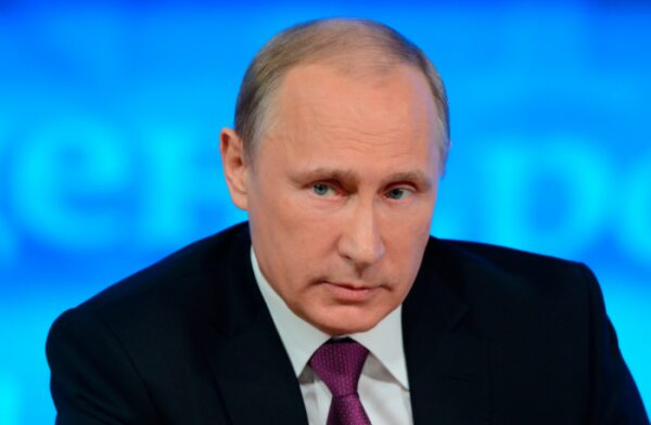 Путин прокомментировал "кремлевский доклад"