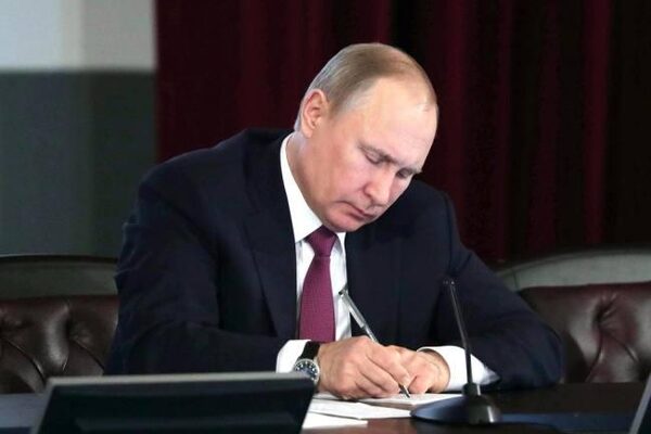 Путин внес изменения в Устав российских военнослужащих