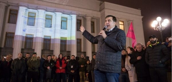 Саакашвили: К смене власти приведет не Майдан, а массовые мирные шествия