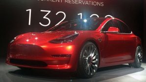 Серийные электрокары Tesla Model 3 появились у дилеров
