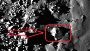 Уфологи нашли большую собаку в лунном кратере?