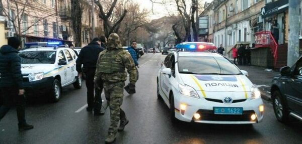 Умер один из полицейских, раненых при перестрелке в Одессе
