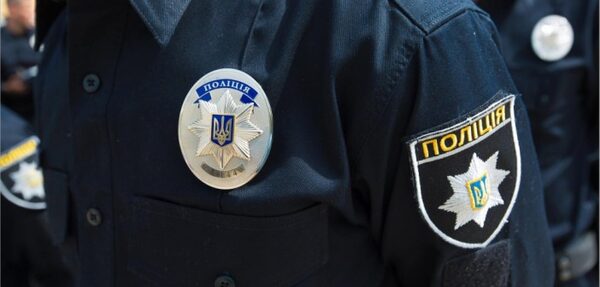 В Харькове военный пытался угнать машину, угрожая оружием