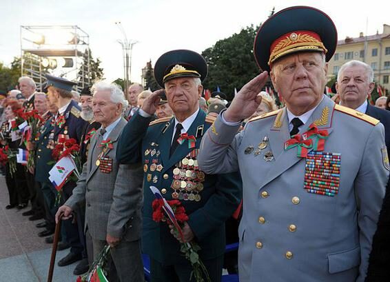 В Латвии ветеранов Великой Отечественной войны официально приравняли к тем, кто воевал за фашистскую Германию