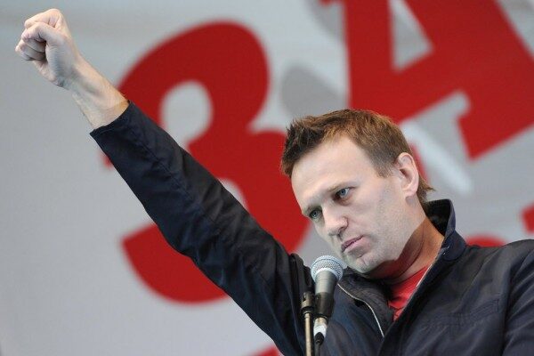 В Тамбове сторонники Навального добирались на митинг в обход реки