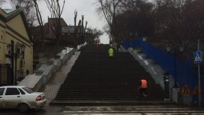 Власти Ростова потерпели фиаско с ремонтом Казанской лестницы