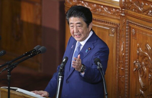 Абэ: США не могут размещать в Японии военные базы без её согласия