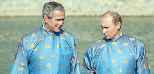 Буш назвал Путина «блестящим тактиком»