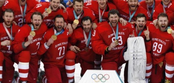 Хоккеисты из РФ спели гимн после победы над Германией в Пхенчхане