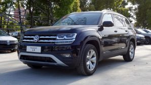 Компания Volkswagen привезет в Россию новый Teramont с двумя моторами?