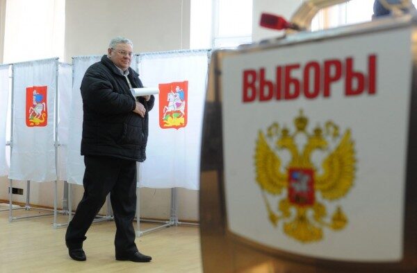 Находившиеся за границей россияне смогут проголосовать на выборах досрочно