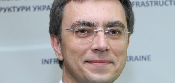Омелян анонсировал брифинг по Hyperloop в Украине