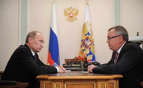 Песков: Путин проведет деловую встречу с главой ВТБ