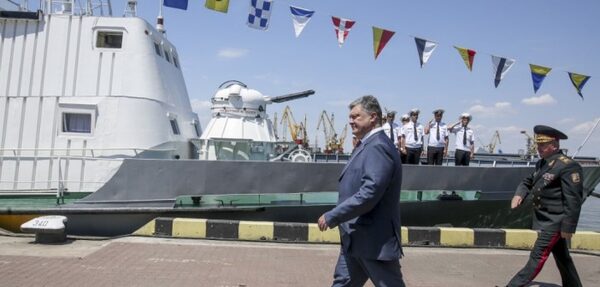 Порошенко прокомментировал предложение Путина о кораблях в Крыму