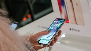 Samsung добавит в Galaxy S9 самую бесполезную функцию iPhone X?