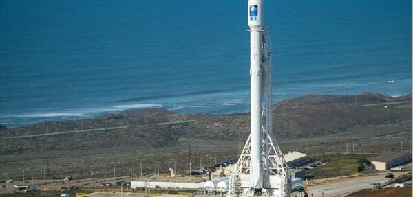 SpaceX запустил ракету со спутниками глобального интернета