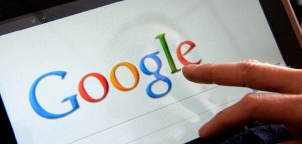 Запросы о 23 февраля лидируют в украинских Google Trends