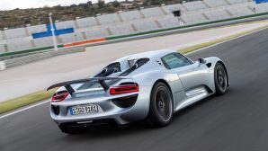 Автобренд Porsche назвал свои пять самых быстрых спорткара?
