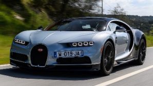Bugatti показала тизер новой версии гиперкара Chiron