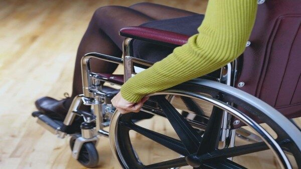 Госдума РФ может сделать инвалидов-колясочников пешеходами