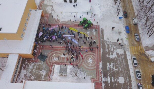 Грудинин собрал на митинге не более 100 человек в Совхозе имени Ленина