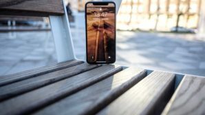 iPhone или Samsung: назван ТОП-10 смартфонов с лучшими камерами