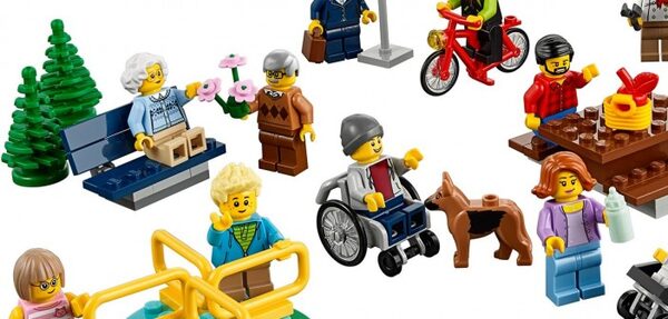 Минобразования: всем первоклассникам подарят конструкторы Lego