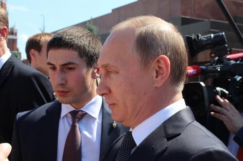 Не встретившись с митингующими Путин улетел из Кемерово