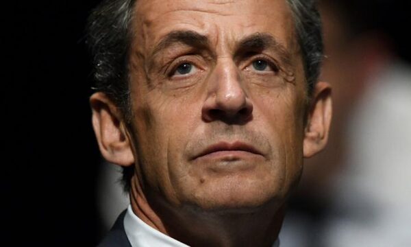 Обвиняемый или свидетель: Николя Саркози освободили из-под стражи после допроса длинной в сутки