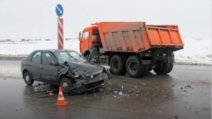 Пассажирка иномарки погибла в жутком ДТП с КамАЗом в Белгороде