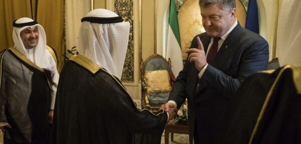 Порошенко наградил эмира Кувейта орденом Ярослава Мудрого