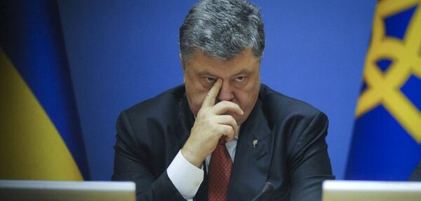 Порошенко обязал россиян заранее сообщать о поездках в Украину