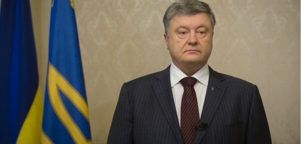 Порошенко поблагодарил крымчан, которые не пошли на «дерзкие» выборы