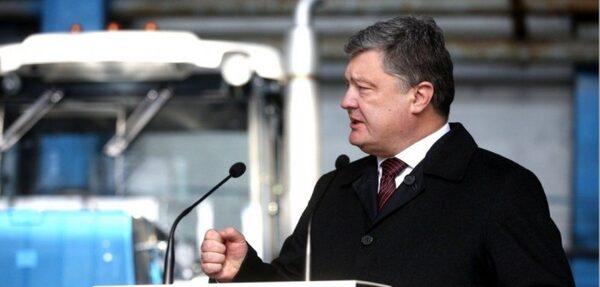 Порошенко призвал украинцев разрушить «сценарий Кремля»