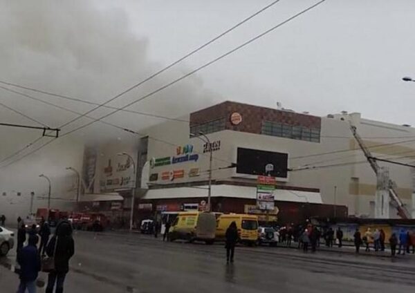 Причину чудовищного «момента» во время пожара в ТЦ раскрыл житель Кемерово, потерявший семью