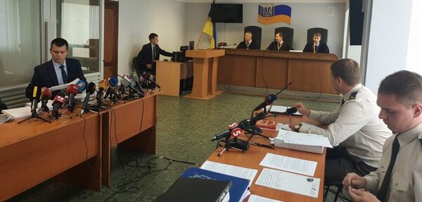 Свидетель в суде по делу Януковича рассказала о нападении на автобус «Антимайдана»
