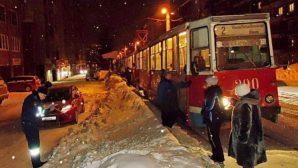 Трамвай сбил пенсионера в Бийске