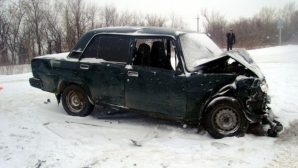 В Хакасии на «встречке» столкнулись два «ВАЗа», есть пострадавшие