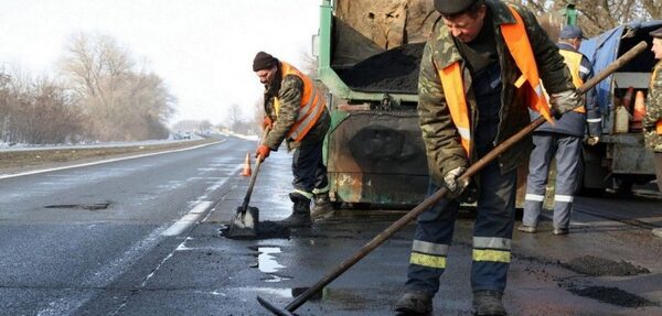 В Кабмине назвали стоимость ремонта украинских дорог