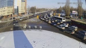 В Липецке образовался транспортный коллапс перед закрытым мостом