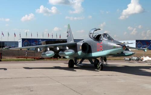 В Приморье штурмовик Су-25 назвали в честь летчика-героя РФ Филипова