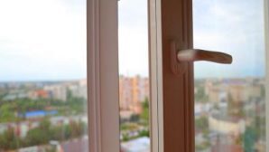 В Тольятти пенсионерка выжила, упав в сугроб с девятого этажа
